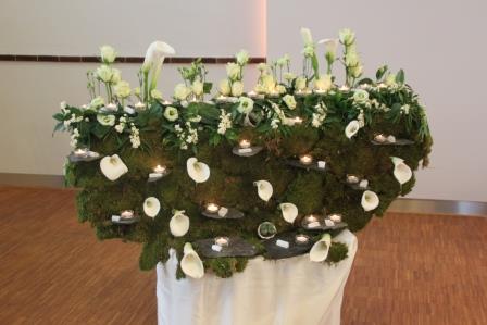 Hulde voor het prachtige bloemstuk ter gelegenheid van eeuwigheidszondag